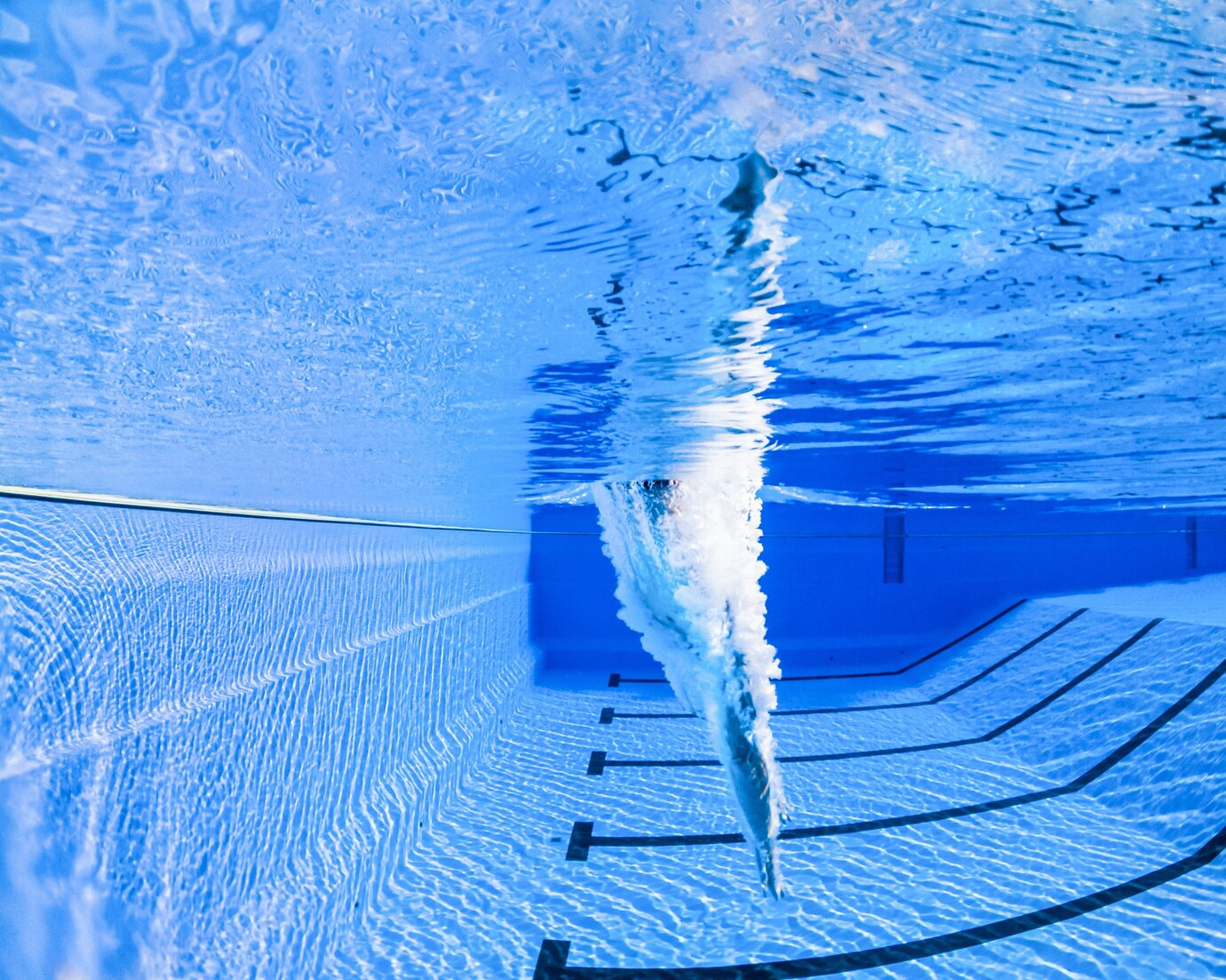 atleta buceando po natacion 181624 38362